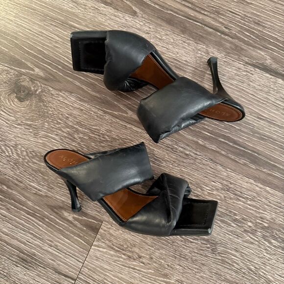 Alohas Twist Strap Mule Heels - Picture 3 of 7